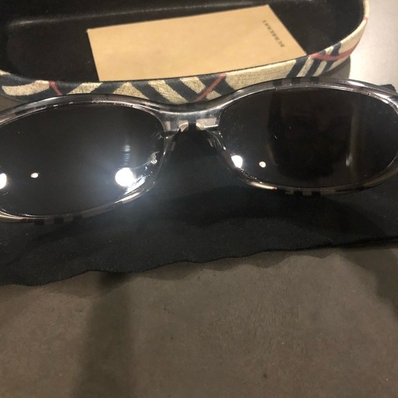 Burberry Black Women’s Sunglasses main image 10